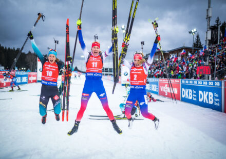 Medailistky závodu s hromadným startem žen