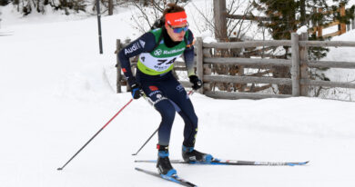 SP Hochfilzen: Kühn může jako první Němec po 6 letech ovládnout sprint i stíhačku, výhru ve štafetě obhajují Norky